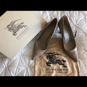 Burberry Brogue Kenway 85 Pump (40 Euro/7 UK)